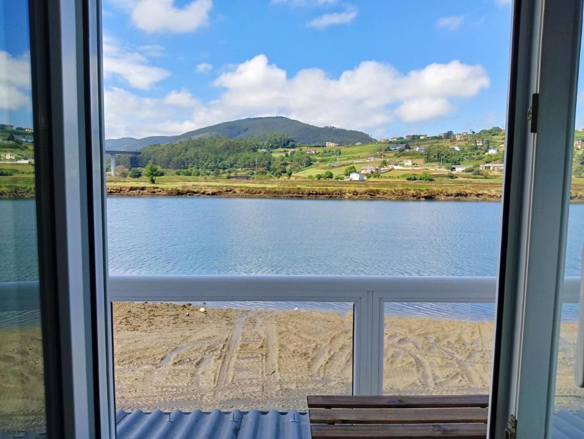 Apartamento Ria Navia Luaran gambar